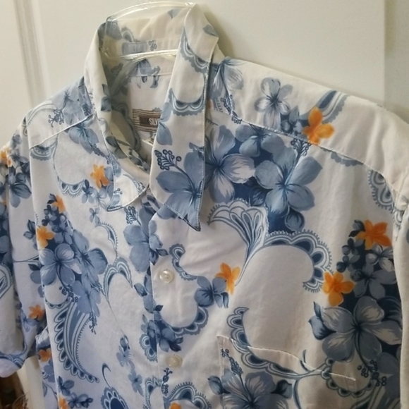 Quiksilver, Size - L, Color - White with blue and yellow flower pattern - Picture 2 of 10